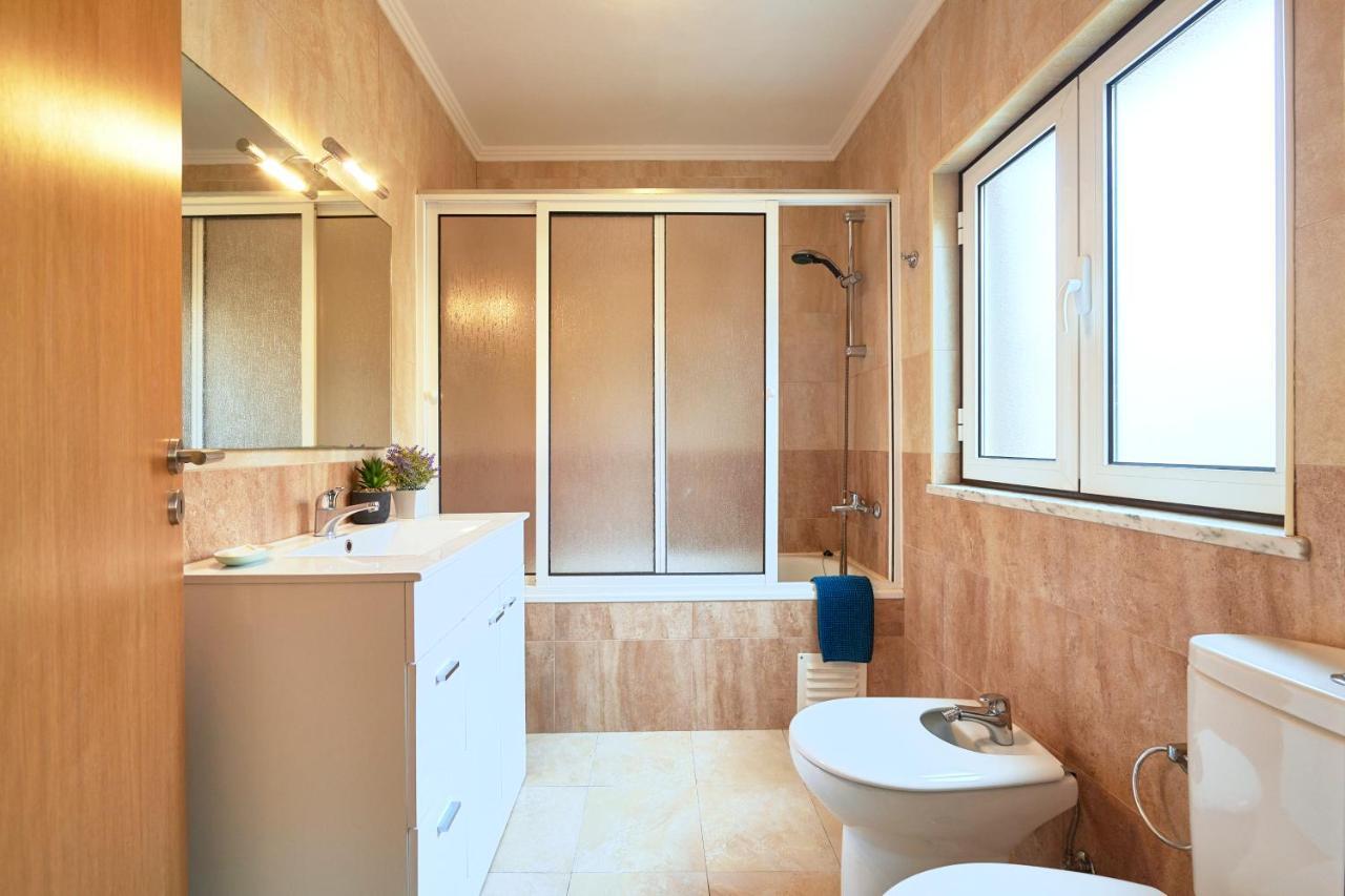 Spacious And Renovated Apartment With Amazing Patio, By Timecooler Лиссабон Экстерьер фото