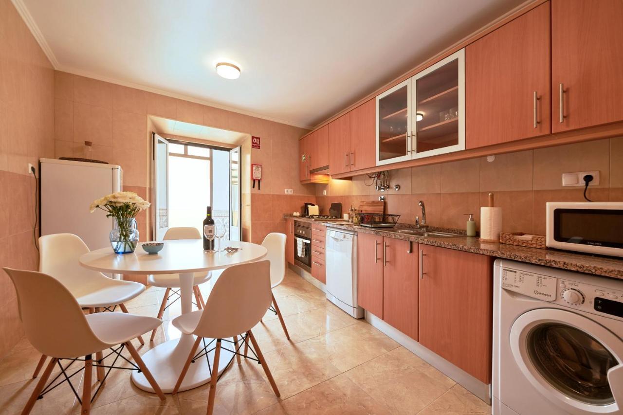 Spacious And Renovated Apartment With Amazing Patio, By Timecooler Лиссабон Экстерьер фото