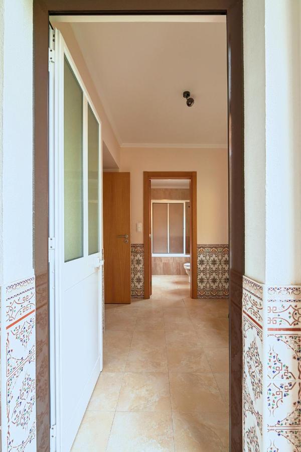 Spacious And Renovated Apartment With Amazing Patio, By Timecooler Лиссабон Экстерьер фото